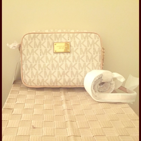 Michael Kors Jet Set Travel Large Crossbody