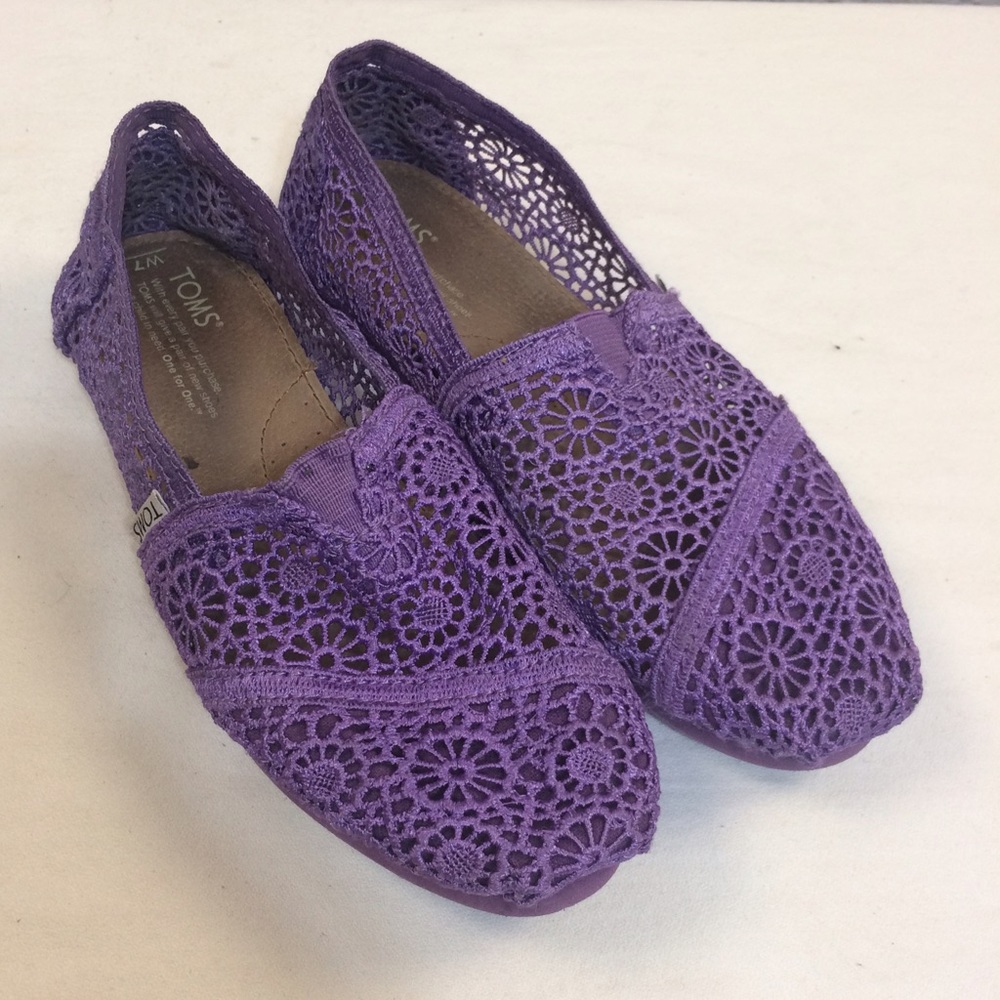 Lowest. TOMS purple crocheted classics EUC