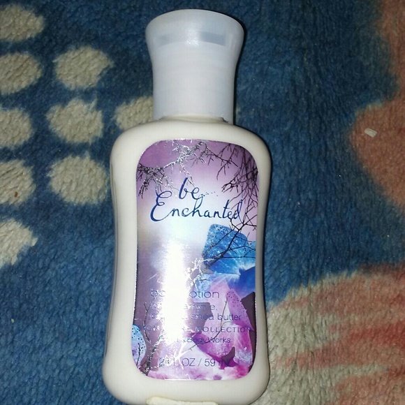 Free gift for purchase over $20 - Picture 1 of 2