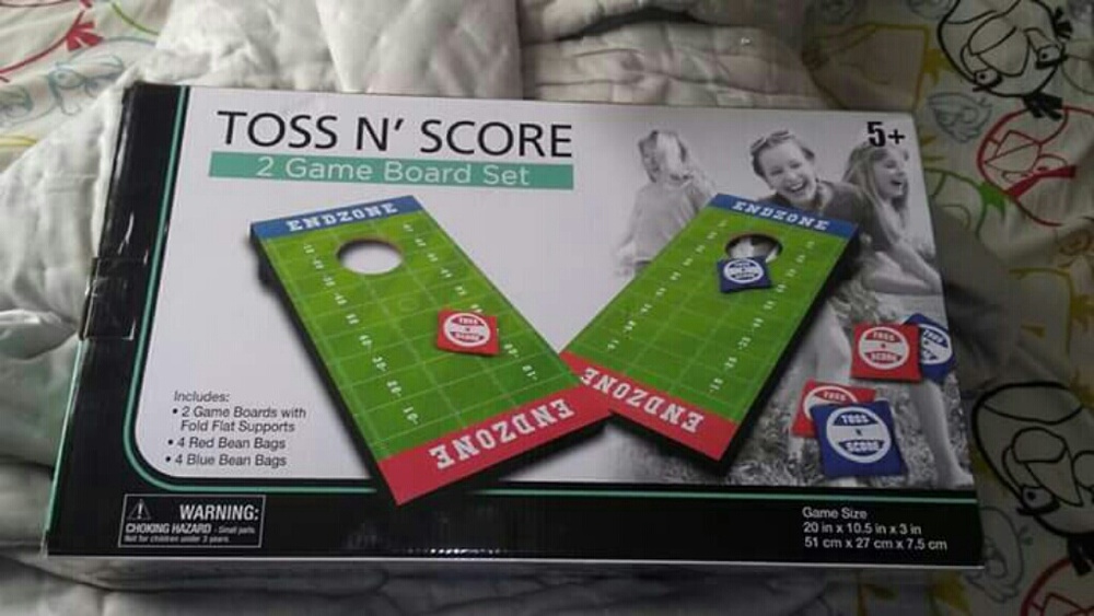 New in box kids cornhole toss game