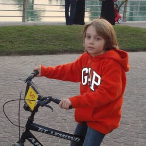 Meet your Posher, Naheel