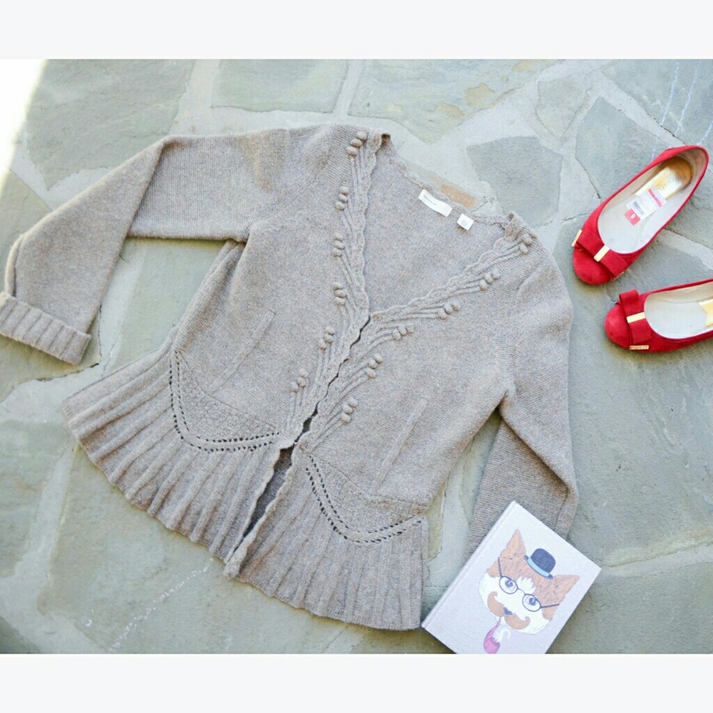 ANTHROPOLOGIE . Taupe peplum sweater . L