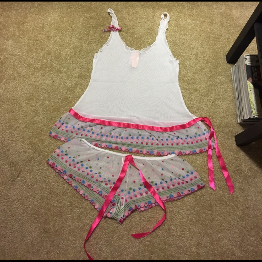 2006 Victoria's Secret  Super Cute embroidered PJ set