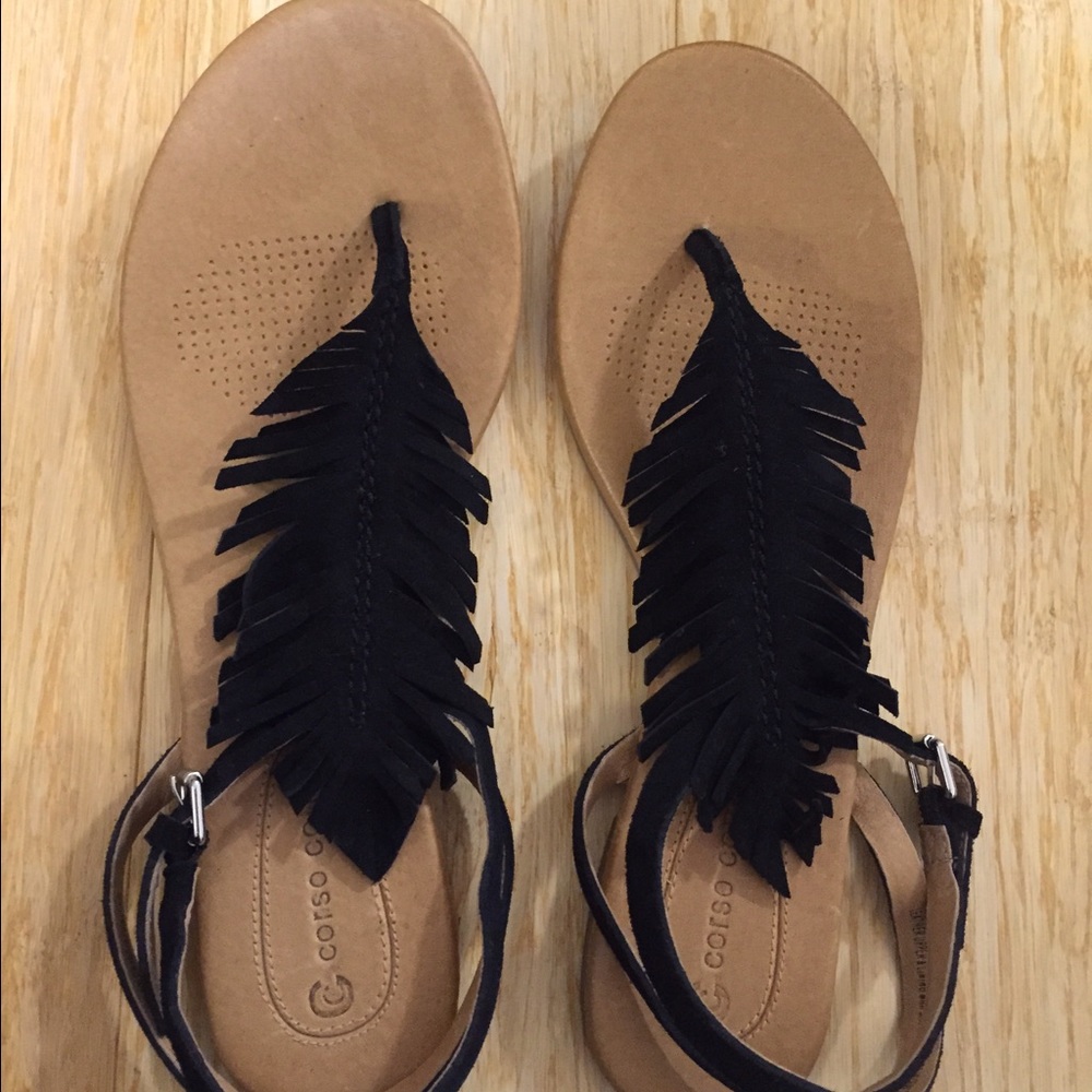 Brand new corso como feather sandals