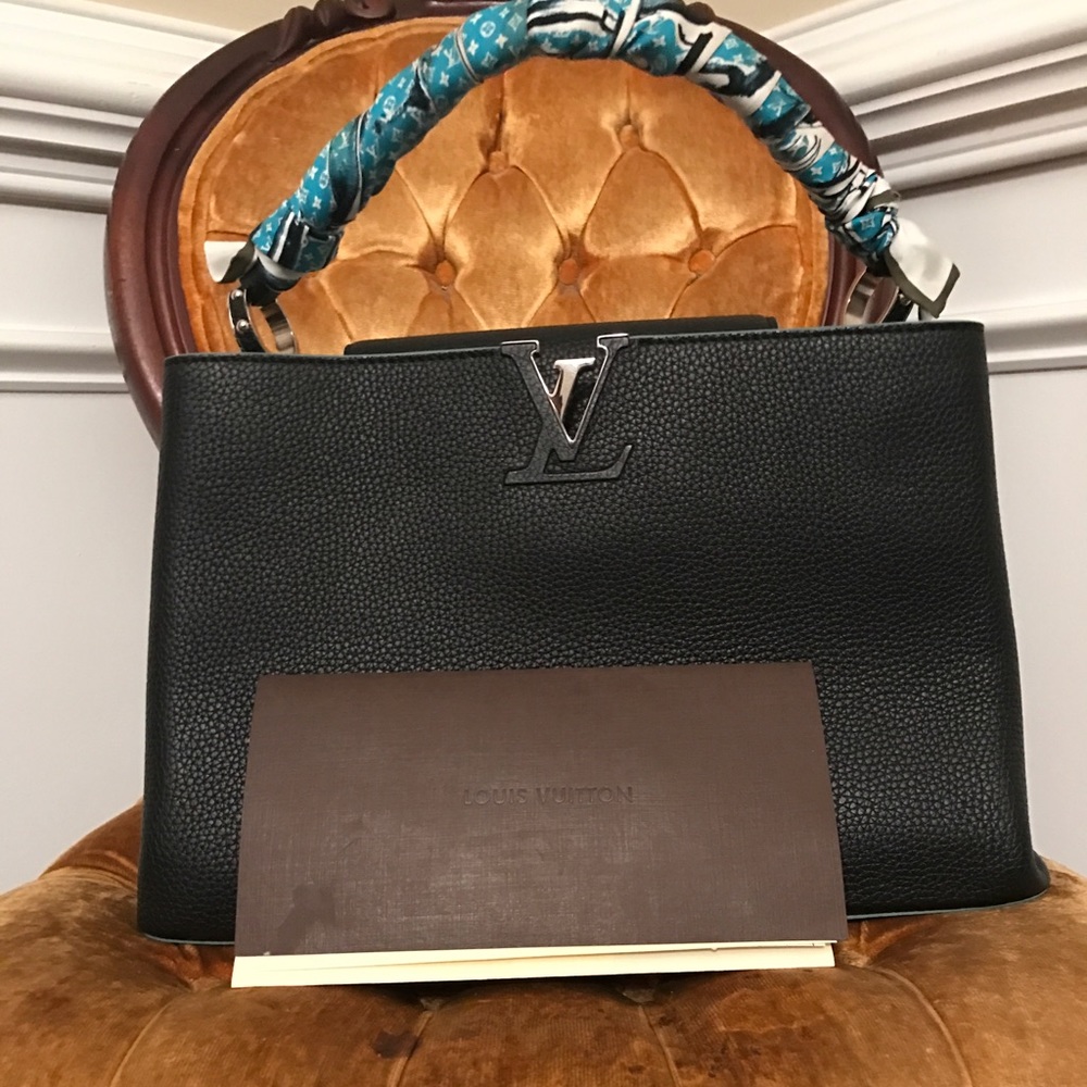 Navy Capucines LV Handbag