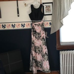 BRAND NEW floral 2-piece Prom Dress, size 2