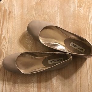 Steve Madden nude ballet flats