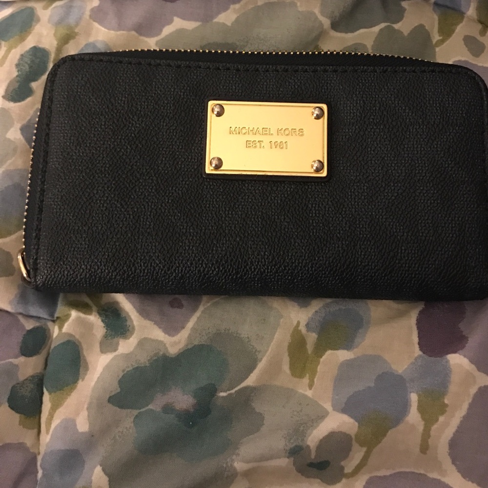 Michael Kors wristlet