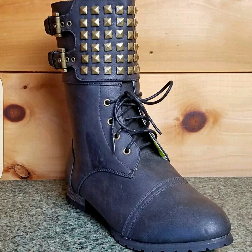 Distress black combat boot by Privileged studded - Picture 2 of 4