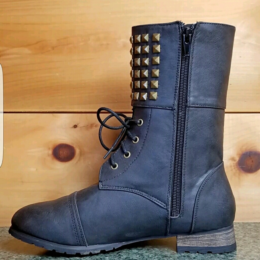 Distress black combat boot by Privileged studded - Picture 4 of 4