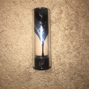 Kat Von D lock it foundation in light 46 (cool)