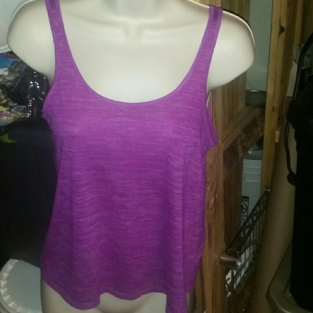 Ladies/ juniors tank top Small.