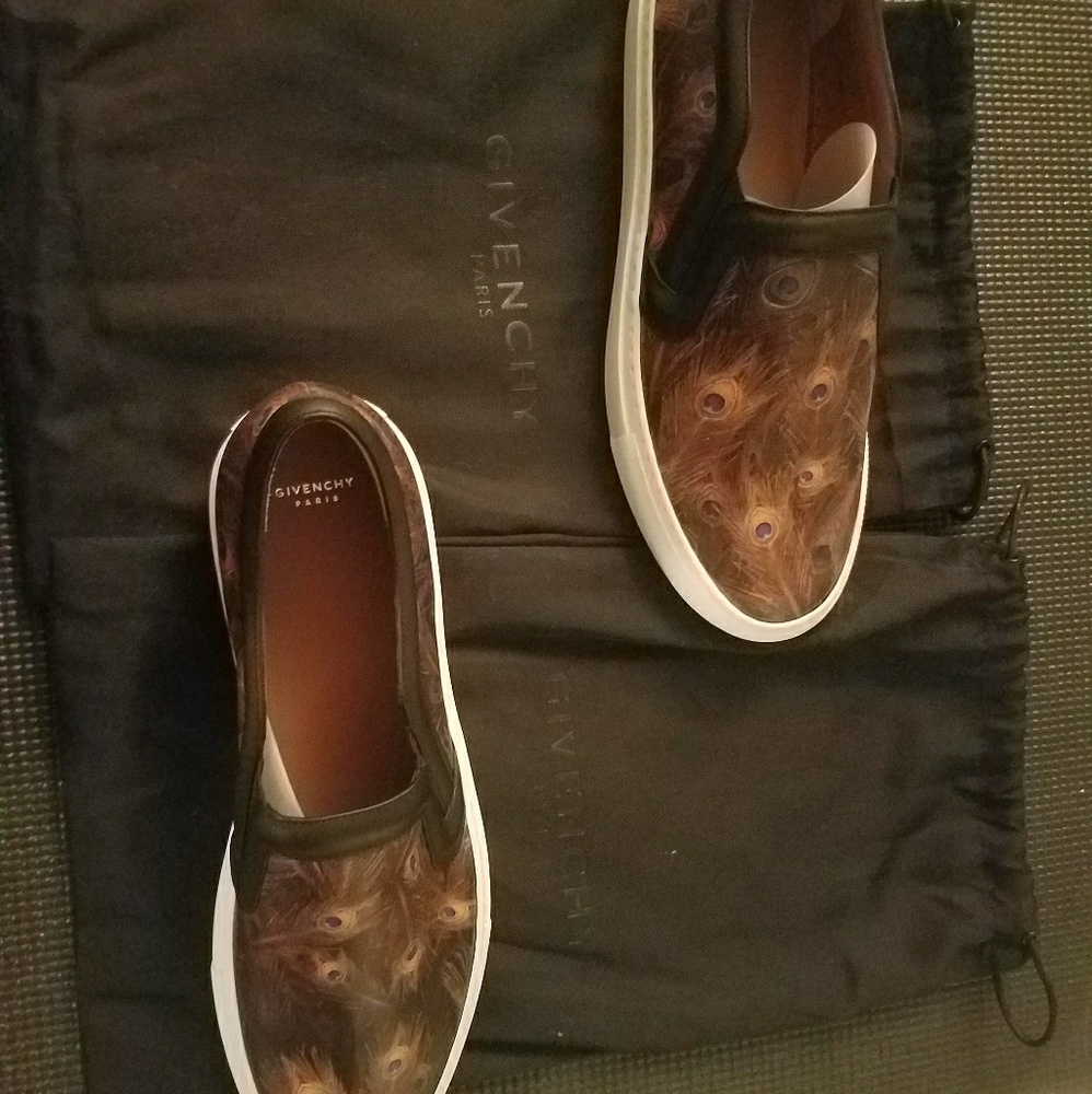 Designer Walking Sneakers