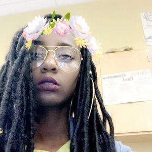 Meet your Posher, Rena