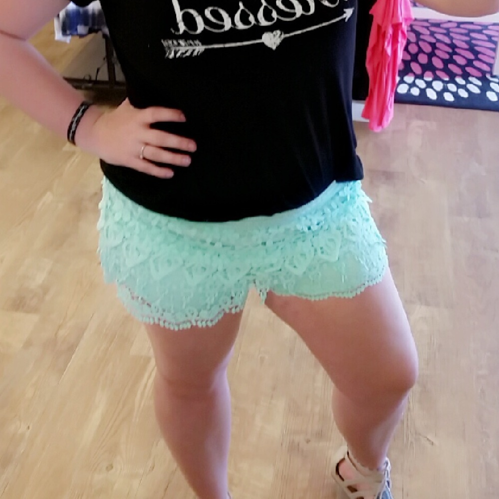 Mint Lace Ruffle shorts