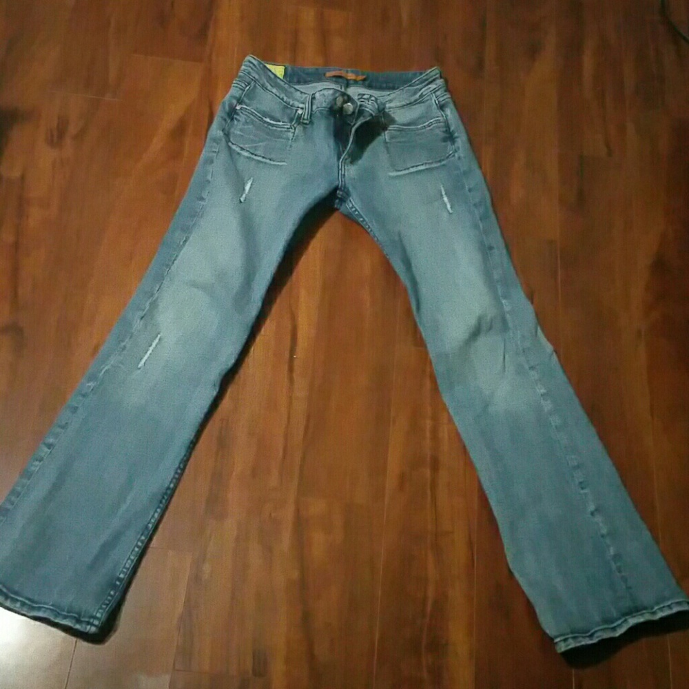 Vigoss jeans.
