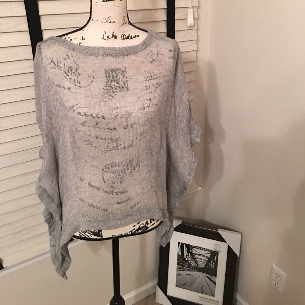 Eileen Fisher Top. Big sale. No Offers.