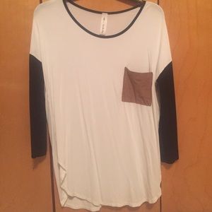 GLIKS - Vanilla Bay shirt. 🖤 Size Medium.