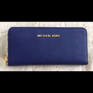NWT Michael Kors Jet Set Continental Wallet