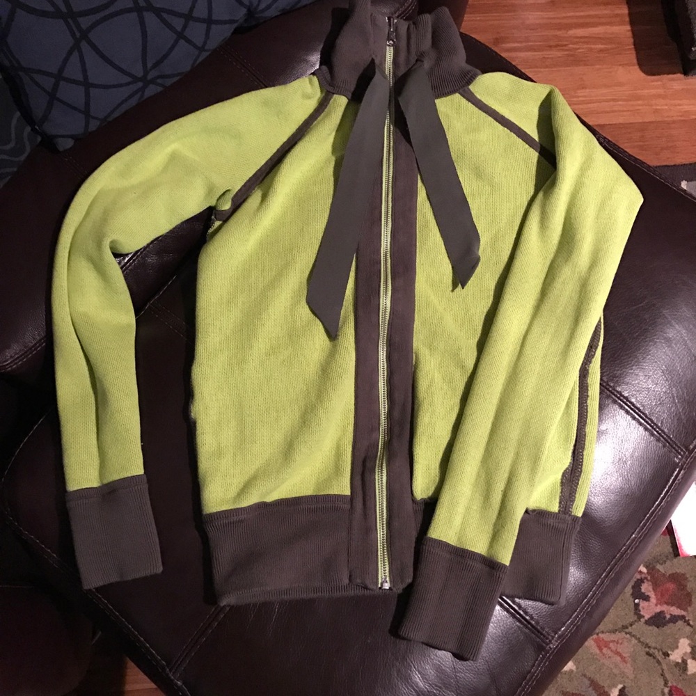 EUC Lululemon reversible sweater