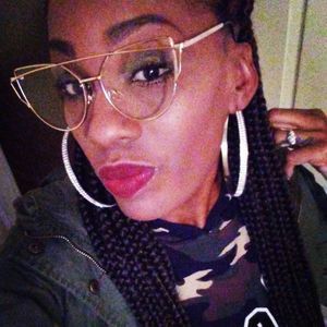 Meet your Posher, Tamanika