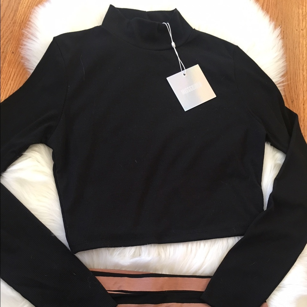 *NWT*⚡️MissGuided Mock Neck Long Sleeve Crop Top⚡️