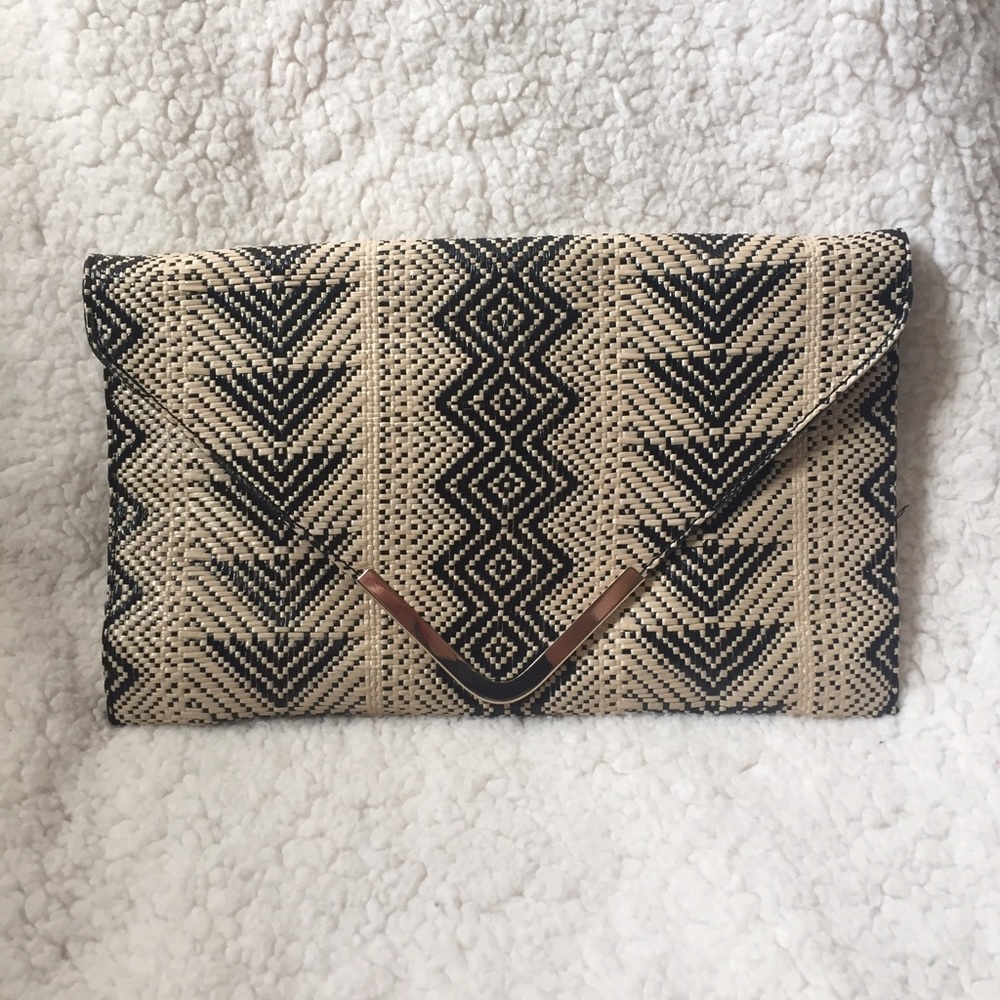 Black and Tan Clutch 🖤