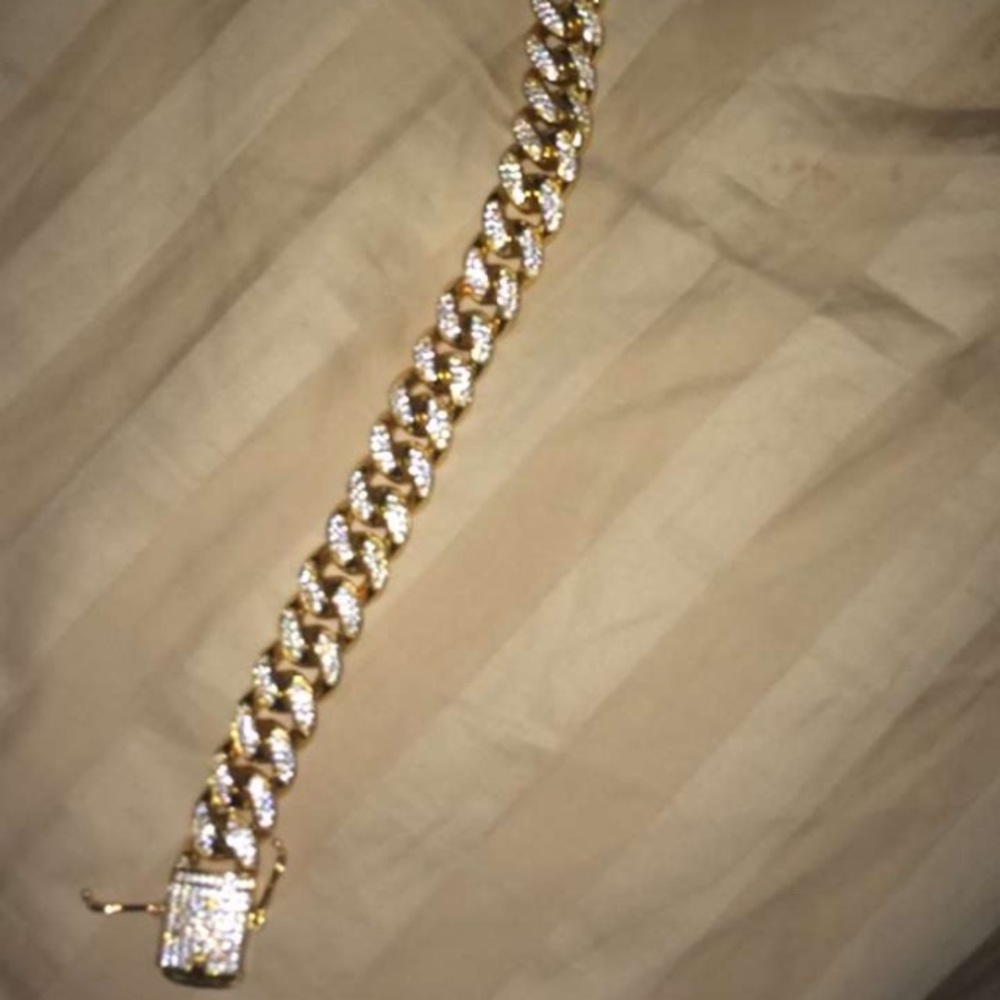14 k yellow bracelet with diamonds