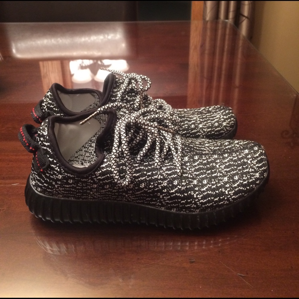 Yeezys women's