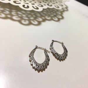 14k white gold feathered hoops