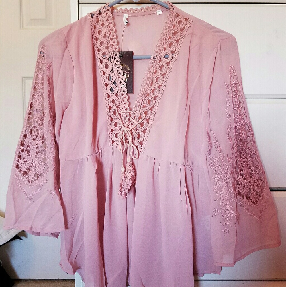 💕ONE LEFT💕SPRING17 Pink Blouse - Picture 3 of 5