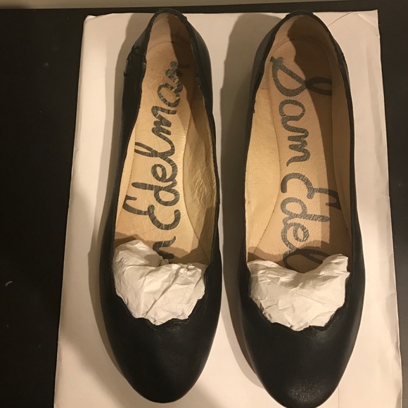 Sam Edelman Augusta Leather Scalloped Flats - Picture 2 of 4