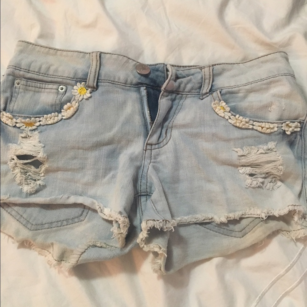 blue shorts with daisies