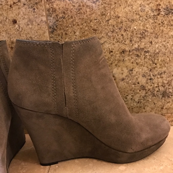 Jessica Simpson booties - Picture 2 of 3