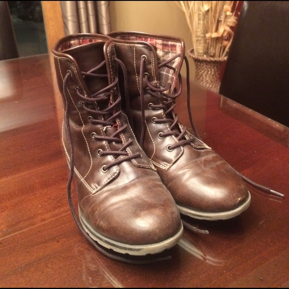 Size 7 women's Sporto boots