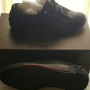 I have a pair of authentic  gucci sneakers