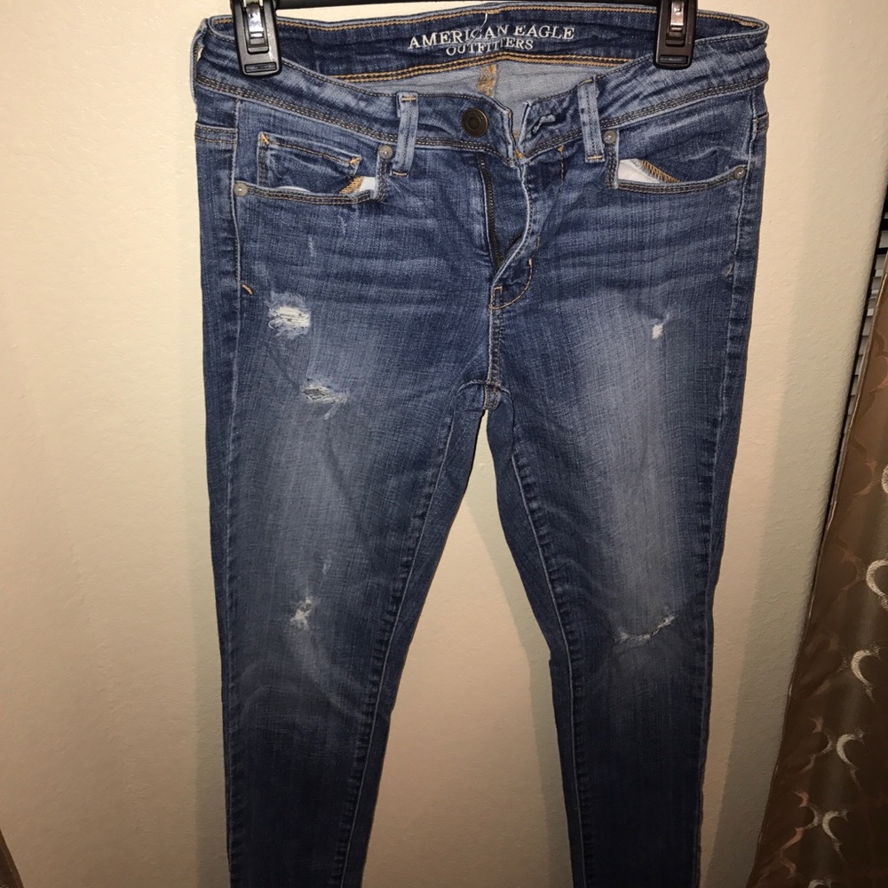 🔴FINAL🔴American Eagle Distressed Jeans