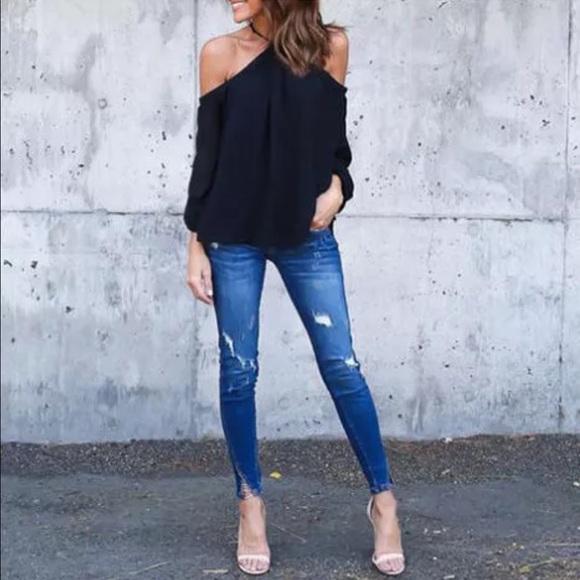 🔥 Last Price Drop 🔥 Black Off The Shoulders Top - Picture 3 of 4