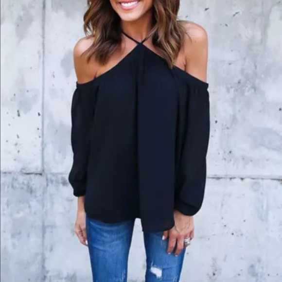 🔥 Last Price Drop 🔥 Black Off The Shoulders Top - Picture 2 of 4