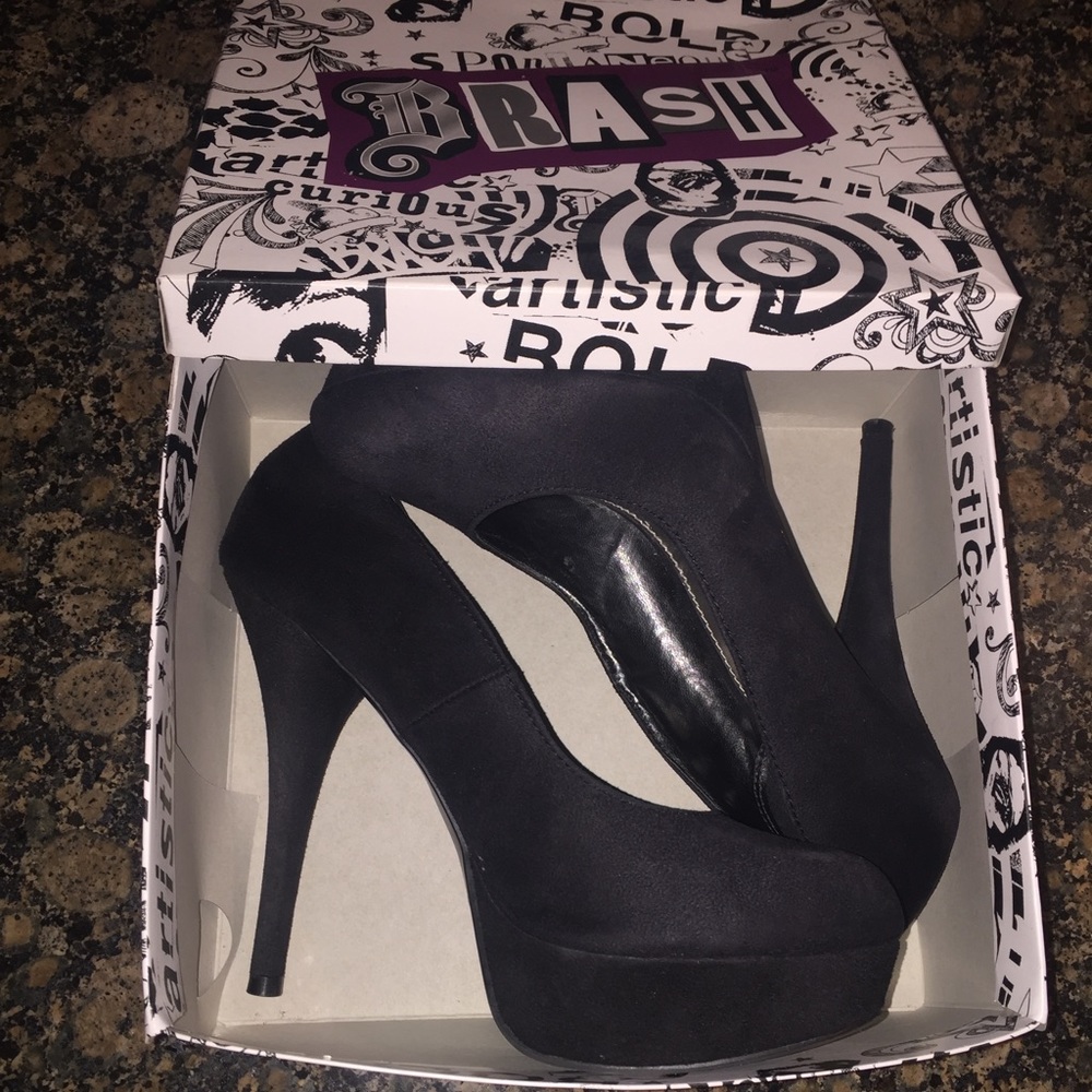 Black Brash platform heels 🖤