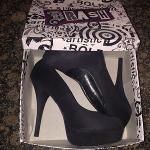 Black Brash platform heels 🖤