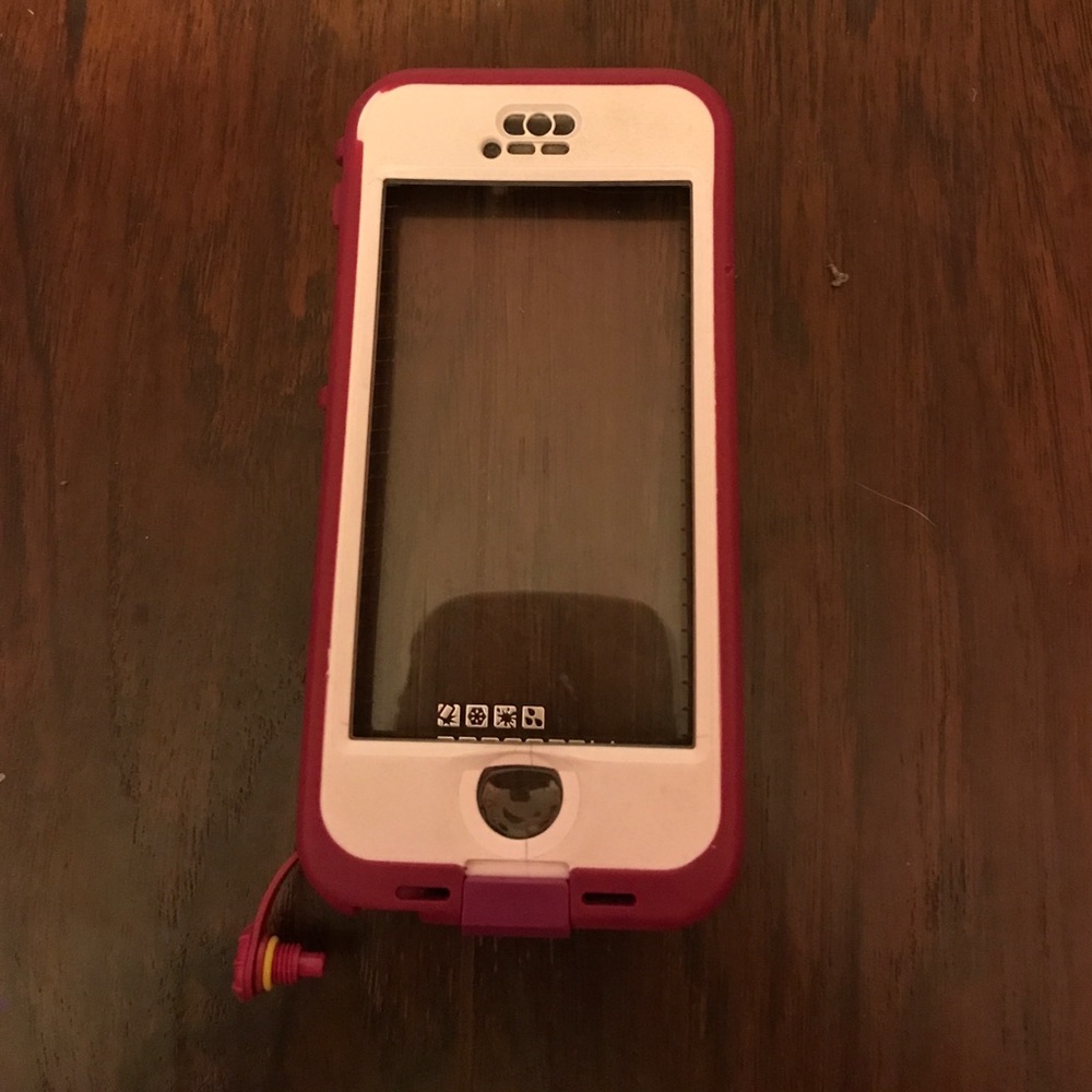 iPhone 5/5s Lifeproof Case