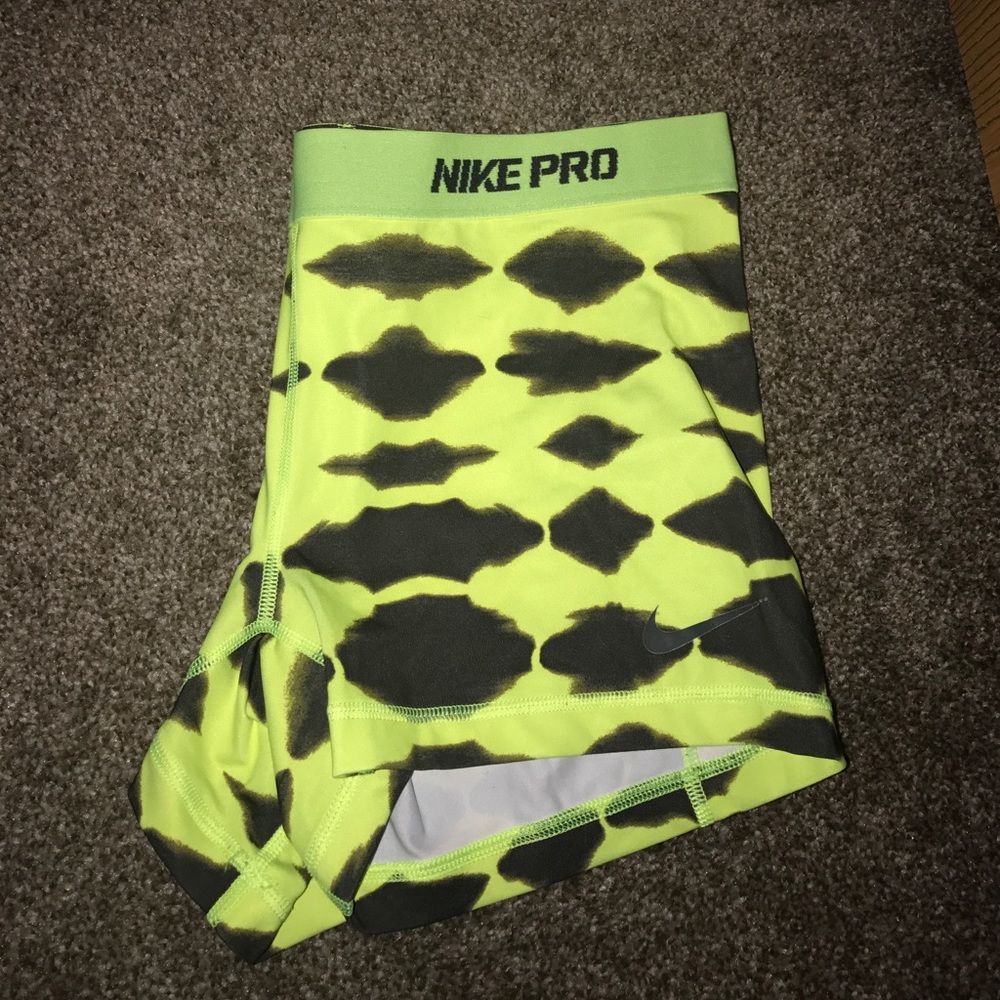 Nike Pro
