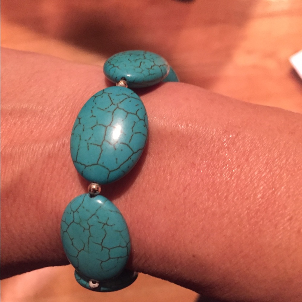Turquoise stretch bracelet in oval stones