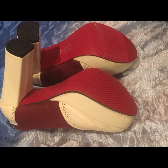 Retro platform heels - Picture 3 of 3