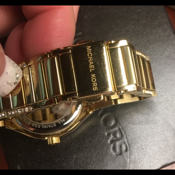 🎀MK WATCH🎀 - Picture 3 of 4