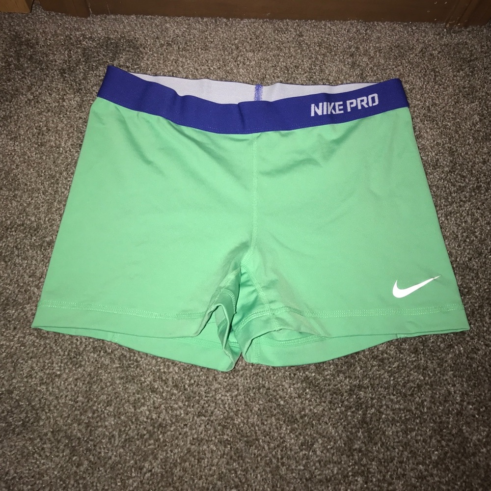 Nike pro