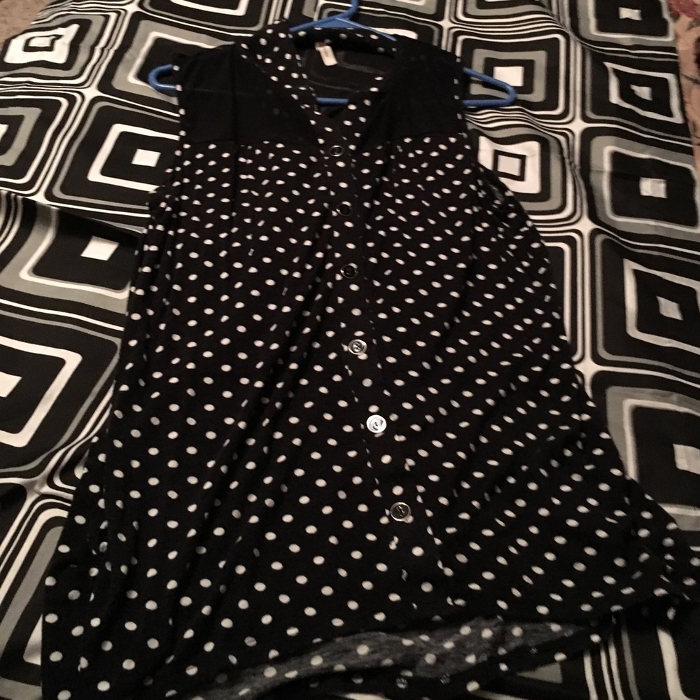 Black and white sleeveless top
