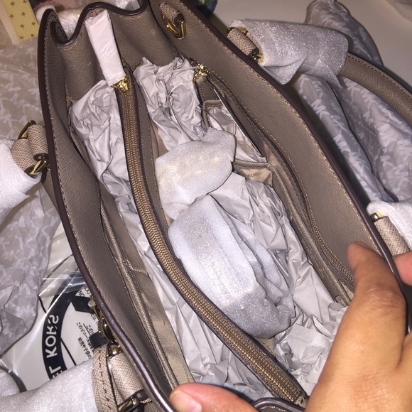 Michael Kors "Emma" satchel in Dark Dune - Picture 8 of 8