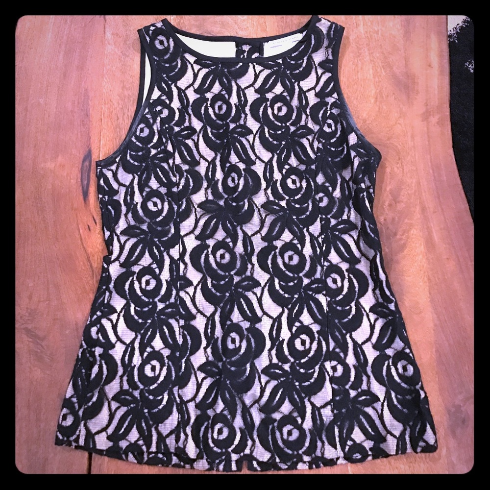 Women's Banana Republic lace top. Size small.